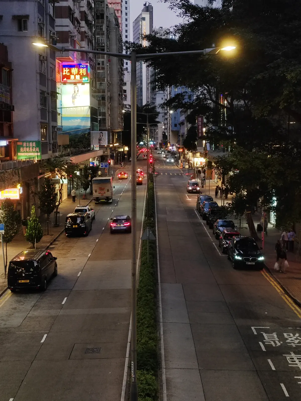 夜晚的香港街道